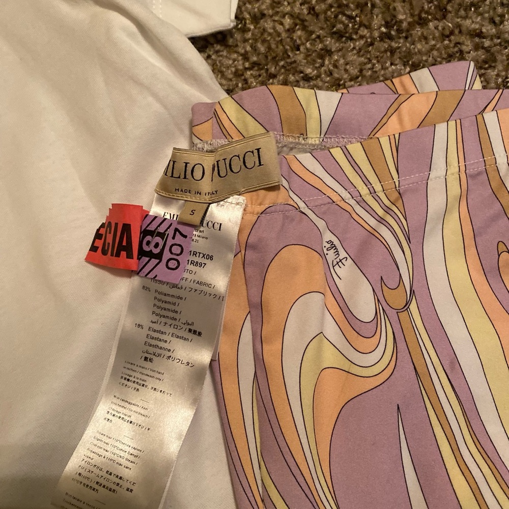 Emilio Pucci White Tee and Pastel Leggings Set - Picture 2 of 6